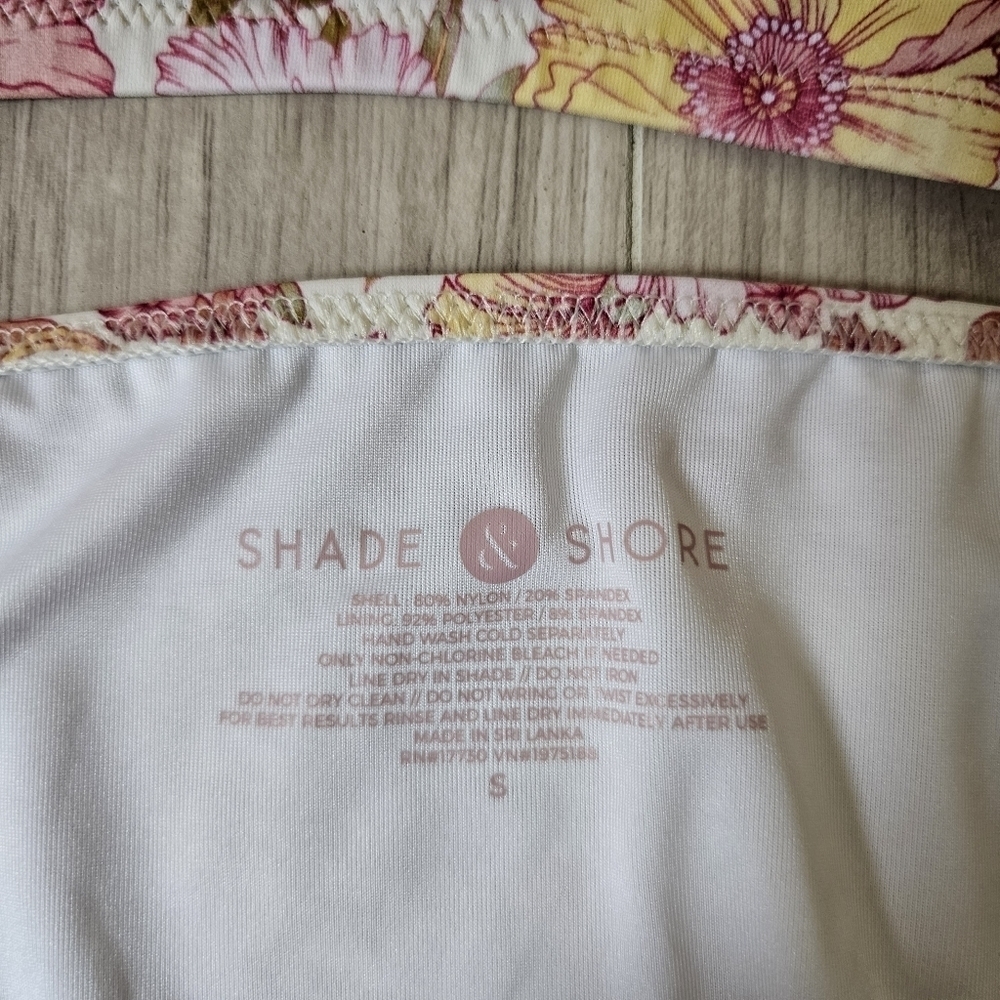 SHADE AND SHORE Two-piece Bikini Halter top - Picture 3 of 9